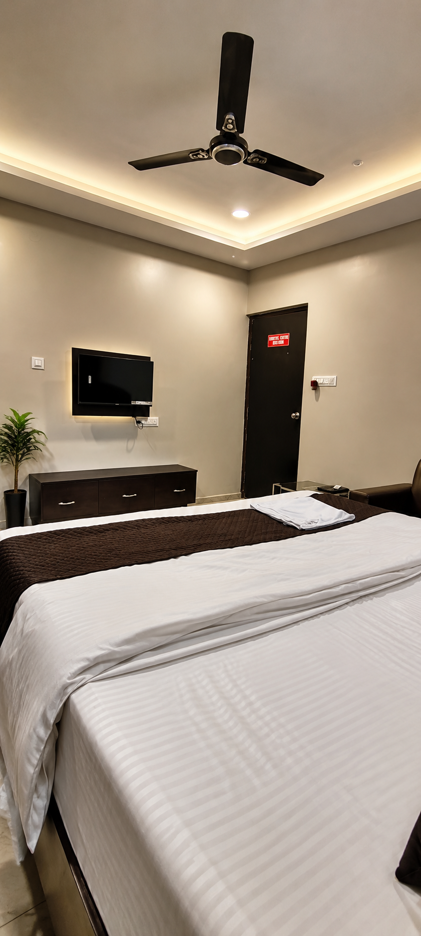 Super Deluxe room, further view